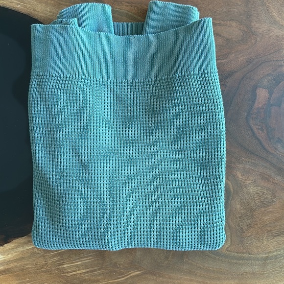 Men’s Club Monaco Sweater - Picture 3 of 3